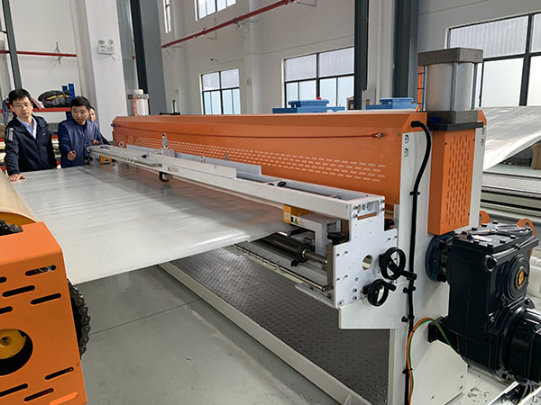 Reinforced thermoplastic laminates Machinery for laminating continuous fiber reinforced thermoplastic prepreg UD tape panels